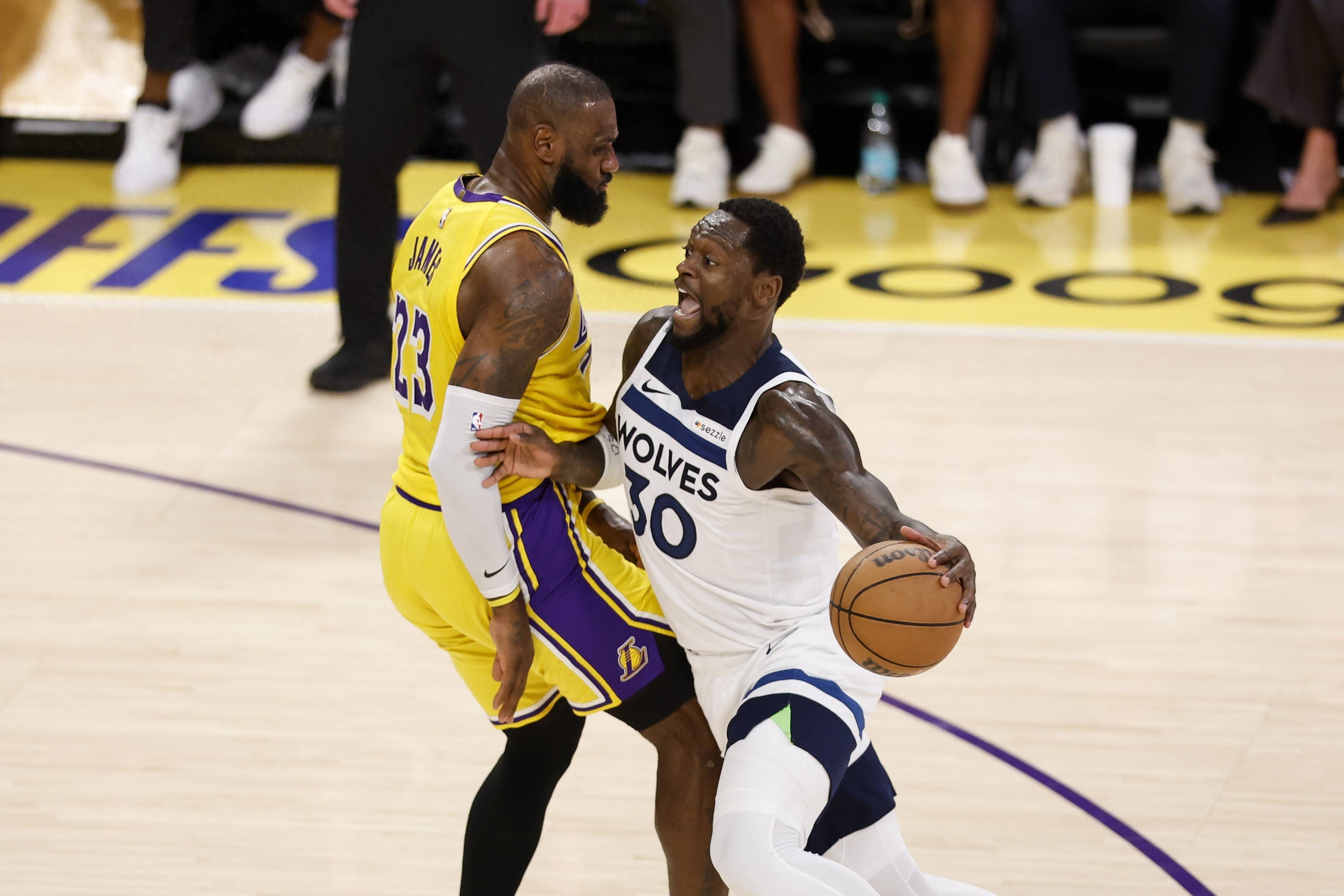 包含字母哥连续十二场比赛得分超过败北，湖人挑战极限！的词条