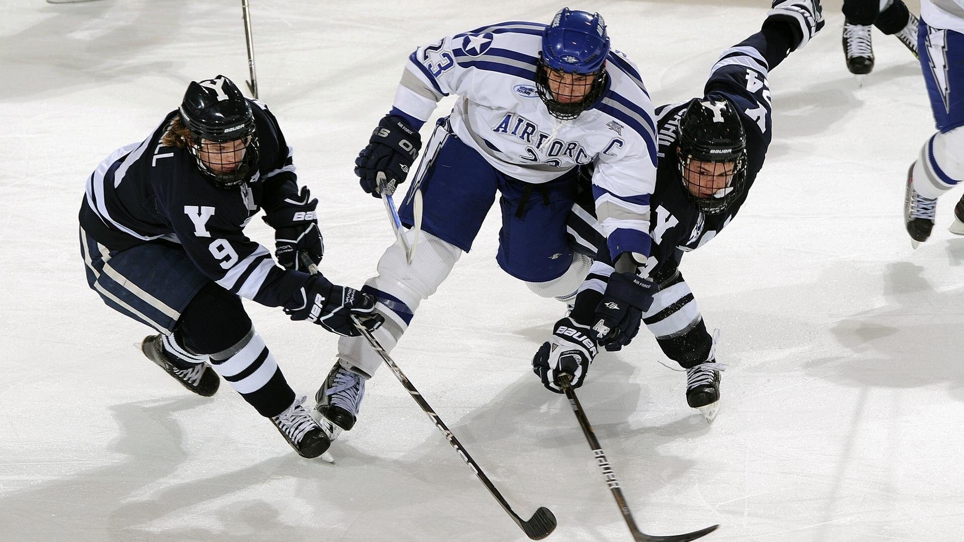 Rookie遭遇五持续失利,SKT教练压力巨大!观众掌声雷动